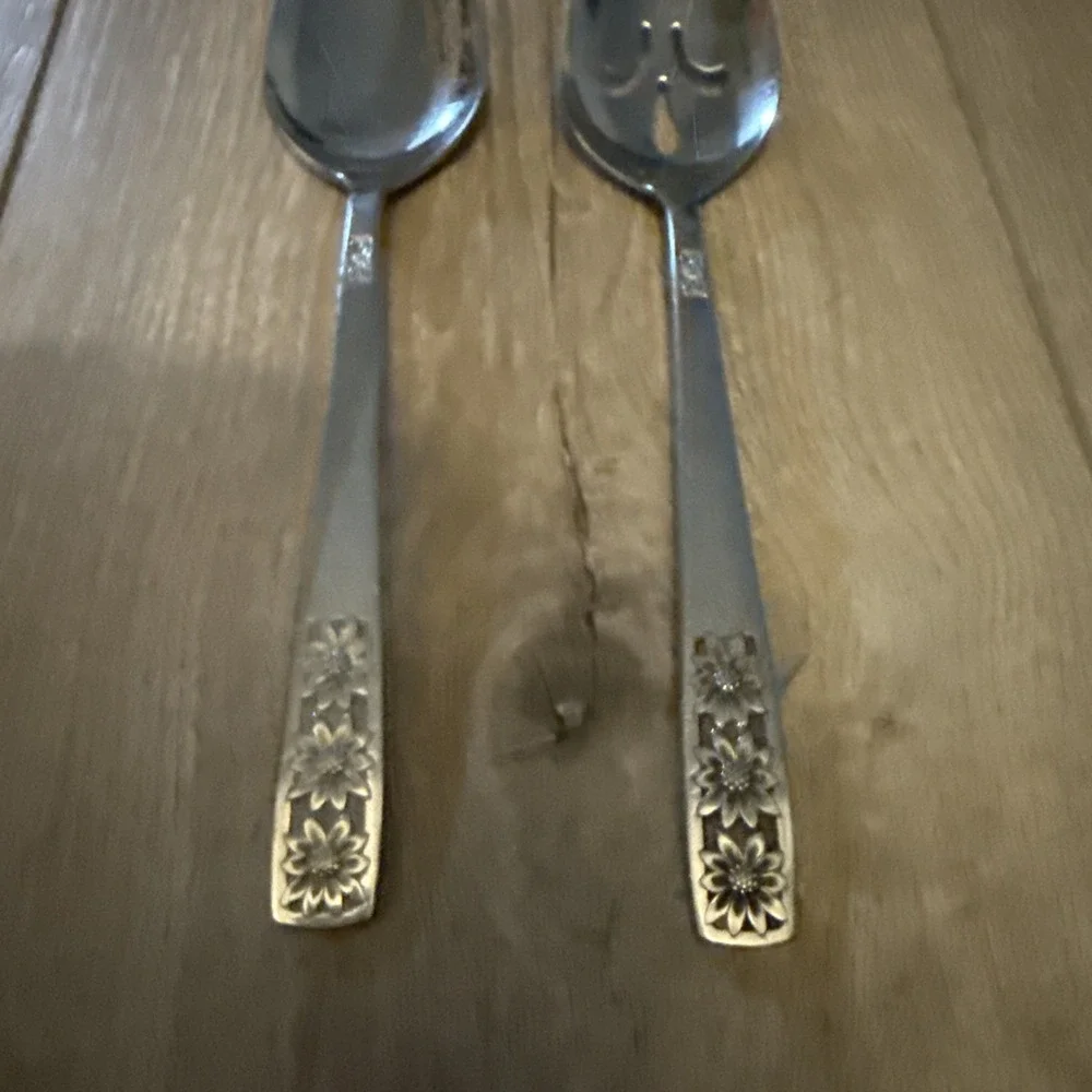 Wm Rogers Custom Stainless IS Suncrest Spring Charm 2‎ Pc Serving Spoon Set